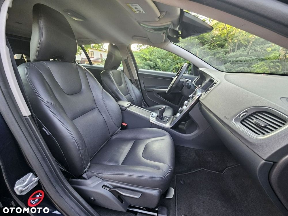Volvo V60 D2 Geartronic Summum - 12
