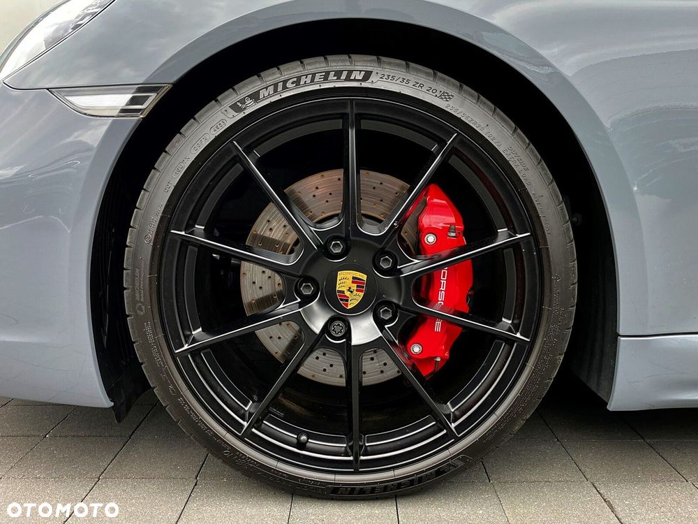 Porsche 718 Cayman - 11