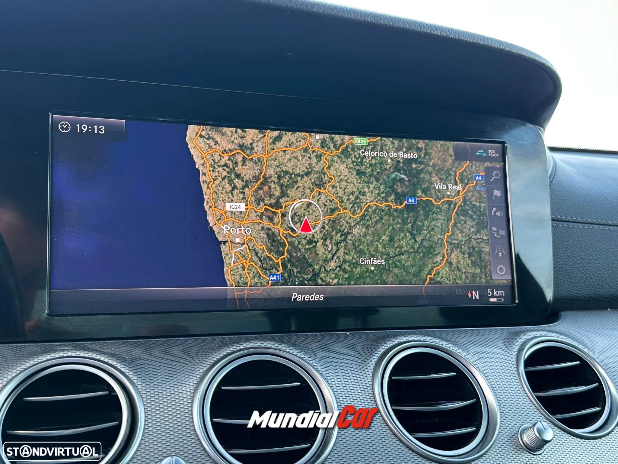 Mercedes-Benz E 220 d 4Matic T 9G-TRONIC AMG Line - 24