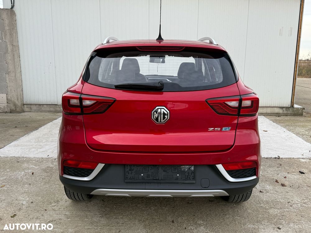 MG ZS EV Luxury - 10