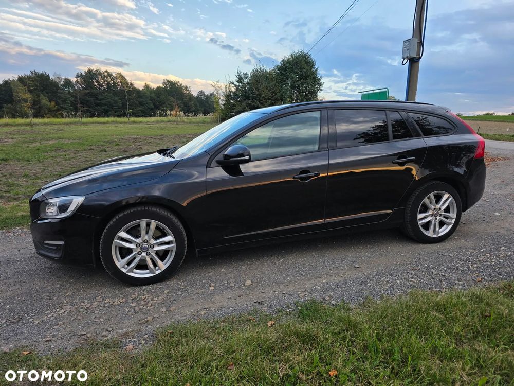 Volvo V60 2015 photo 2