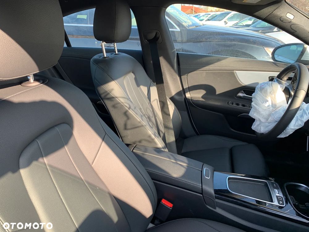 Mercedes-Benz CLA 250 4-Matic 7G-DCT - 9