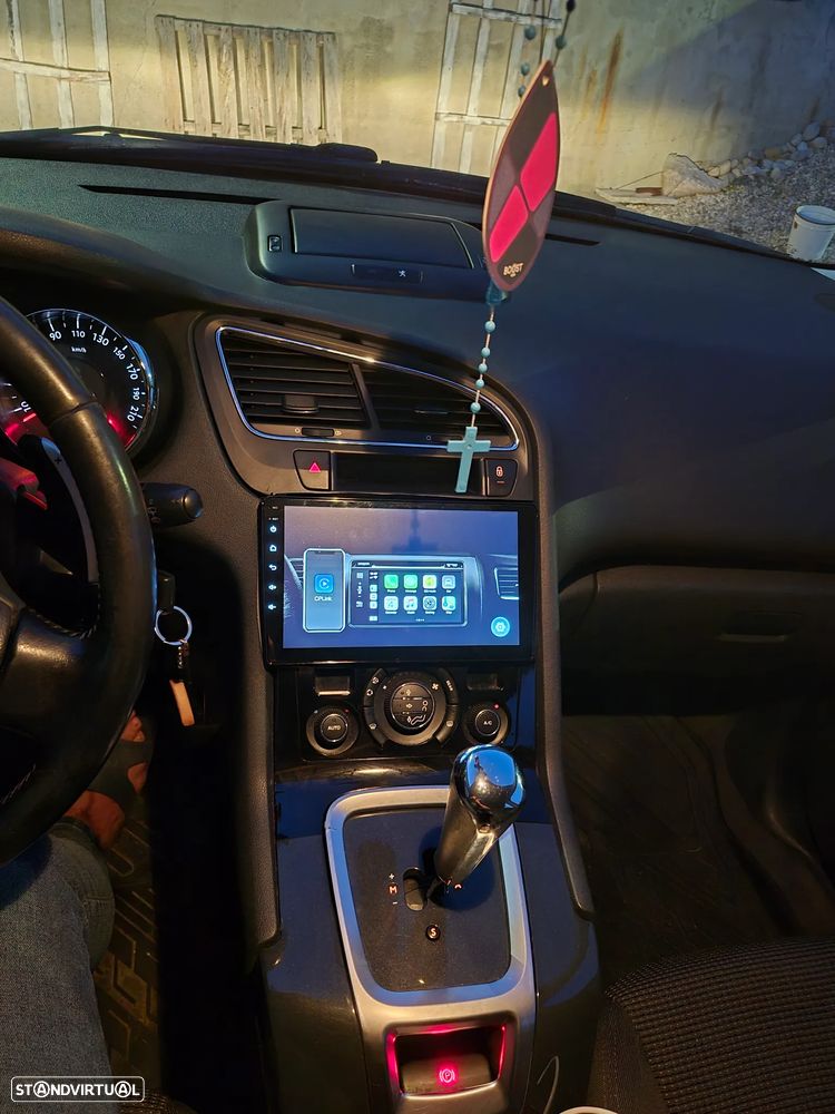 Peugeot 5008 - 12