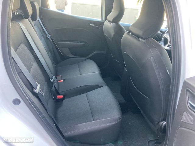 Renault Clio TCe 90 EVOLUTION - 32