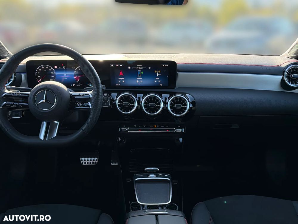 Mercedes-Benz CLA 180 7G-DCT - 12