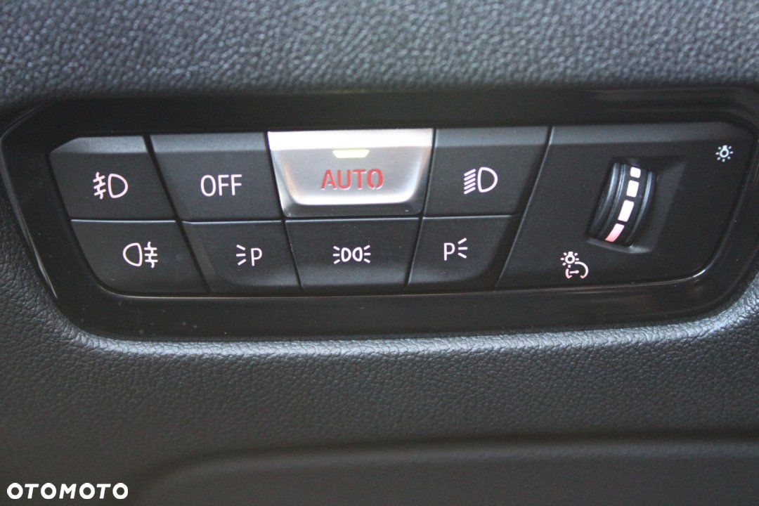 BMW Seria 3 - 34