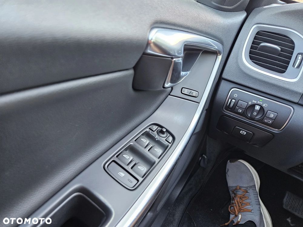 Volvo V60 D3 Geartronic Momentum - 10