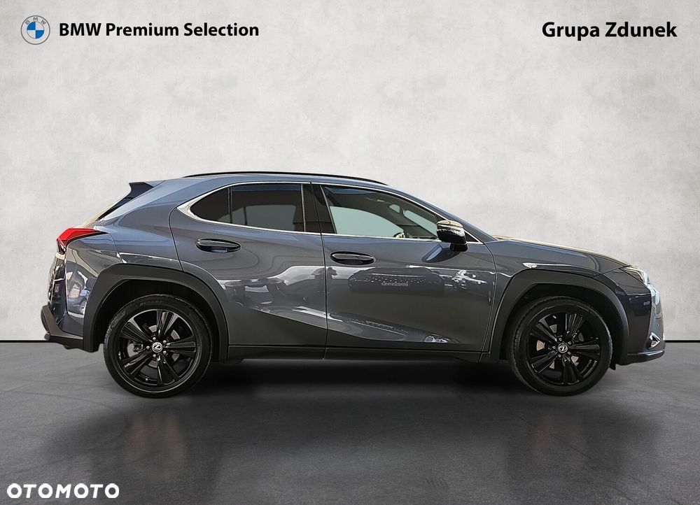 Lexus UX - 5