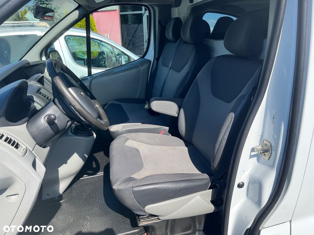 Renault Trafic - 25