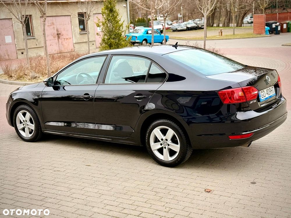 Volkswagen Jetta - 5