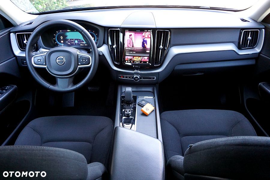 Volvo XC 60 B4 D Geartronic Momentum Pro - 30