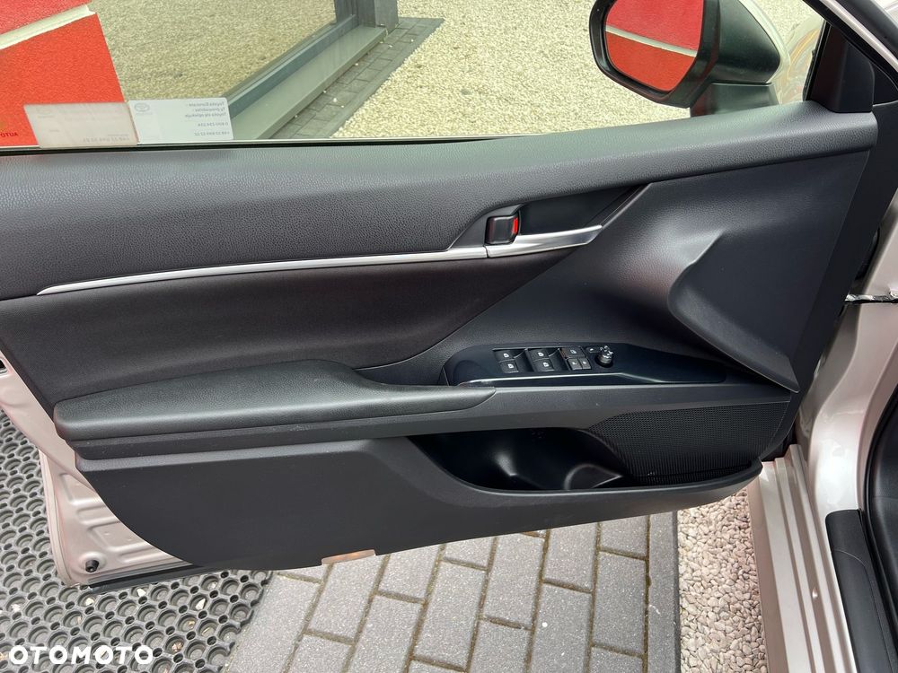 Toyota Camry 2.5 Hybrid Comfort CVT - 17