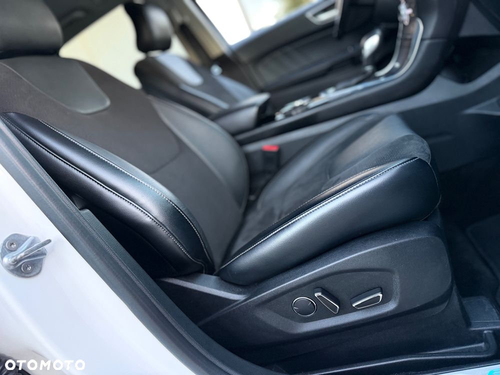 Ford Edge 2.0 TDCi Twin-Turbo 4WD ST-Line - 9