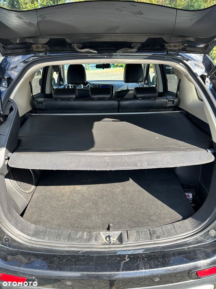 Mitsubishi Outlander Instyle NAVI - 14
