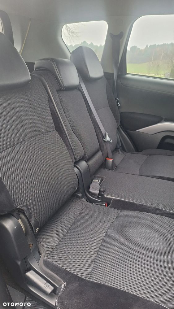 Mitsubishi Outlander 2.0 Intense + 2WD CVT - 11