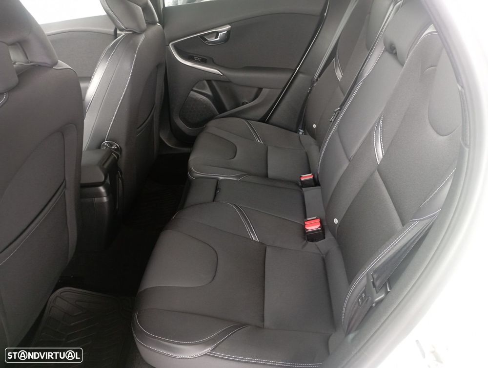 Volvo V40 2.0 D2 Momentum - 6