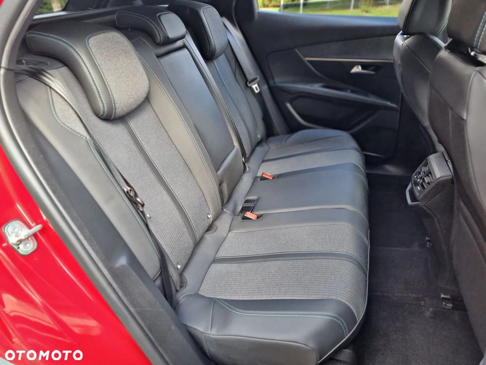 Peugeot 3008 BlueHDi 130 Stop & Start EAT8 Allure - 27