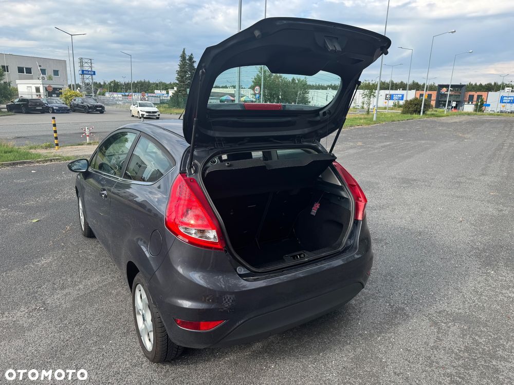 Ford Fiesta - 12