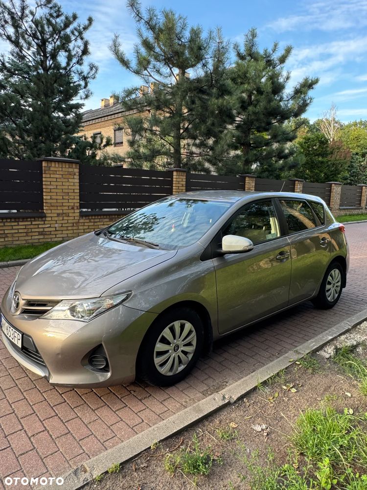 Toyota Auris 1.4 D-4D Life - 3