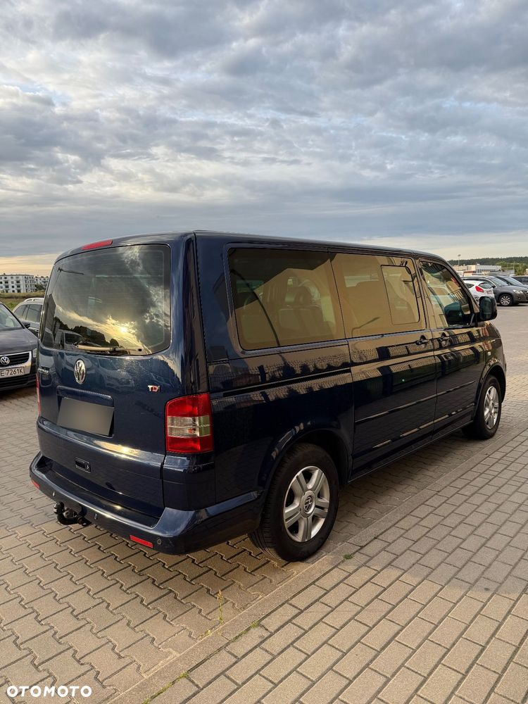 Volkswagen Multivan - 11