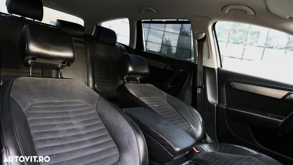 Volkswagen Passat Variant 2.0 TDI BlueMotion Technology DSG Highline - 24