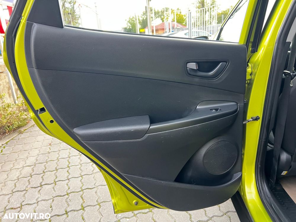 Hyundai KONA - 28