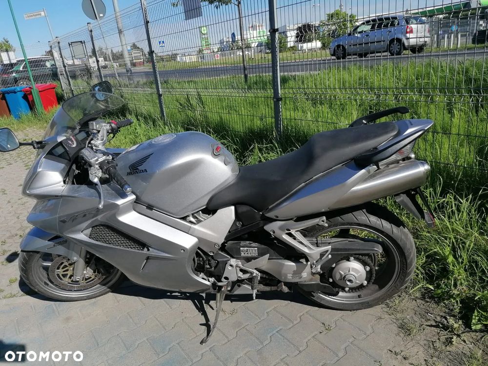 Honda VFR - 1