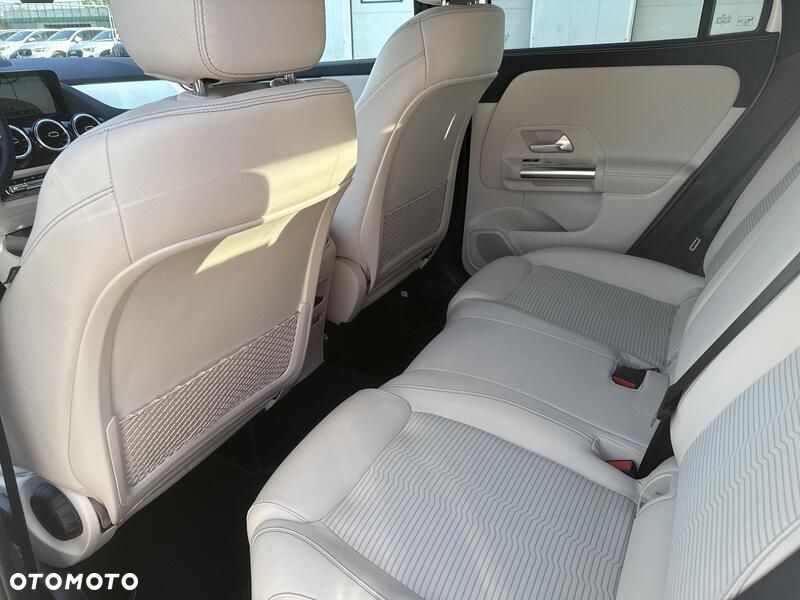 Mercedes-Benz GLA 200 Style - 21