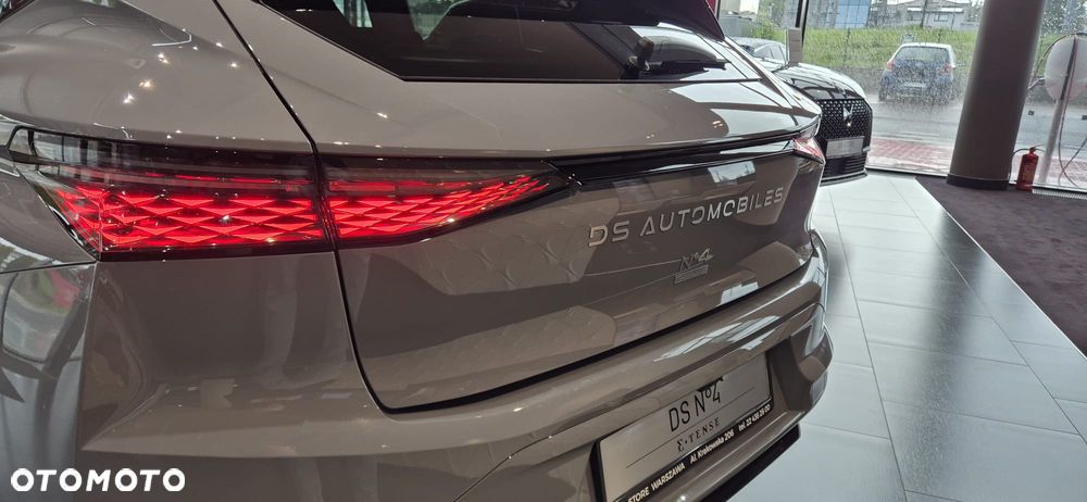 DS Automobiles N°4 E-Tense 58.3kWh Étoile Alcantara - 8