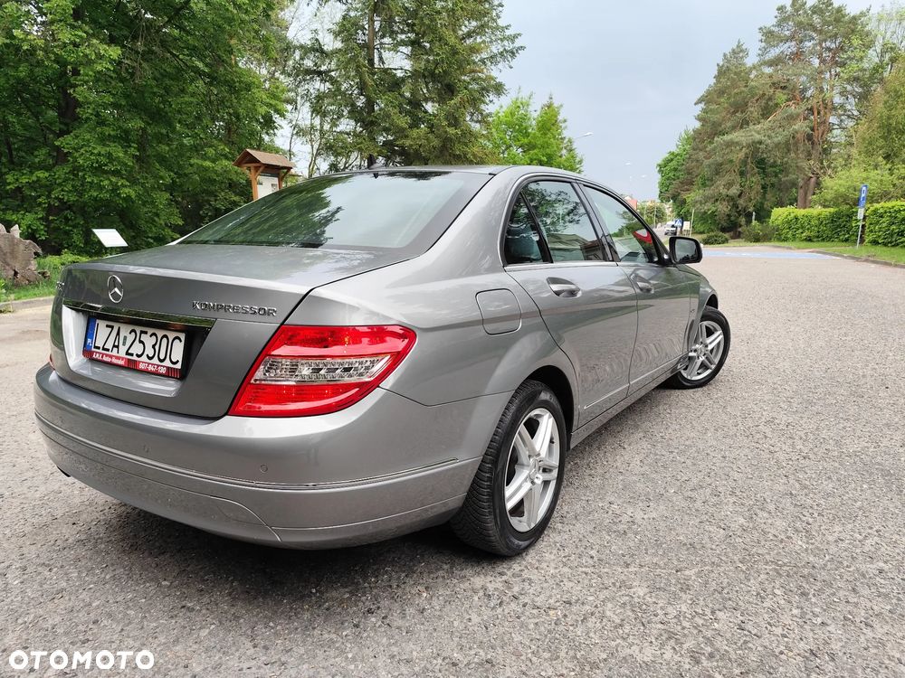 Mercedes-Benz Klasa C 180 BlueEFFICIENCY Avantgarde - 3