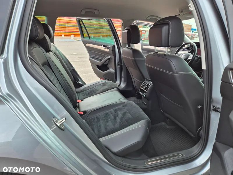 Volkswagen Passat 2.0 TDI Elegance DSG - 14