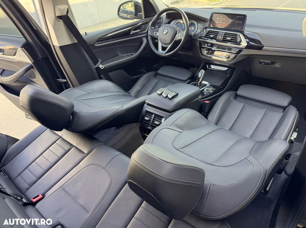 BMW X3 xDrive20i AT xLine - 31