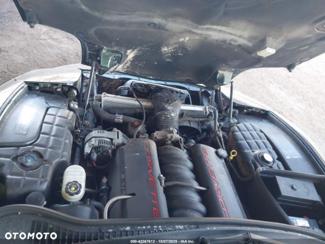 Chevrolet Corvette - 13