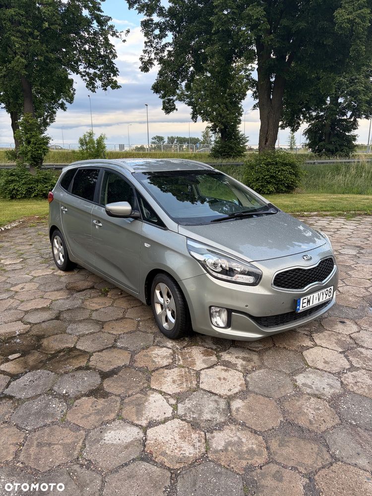 Kia Carens - 9