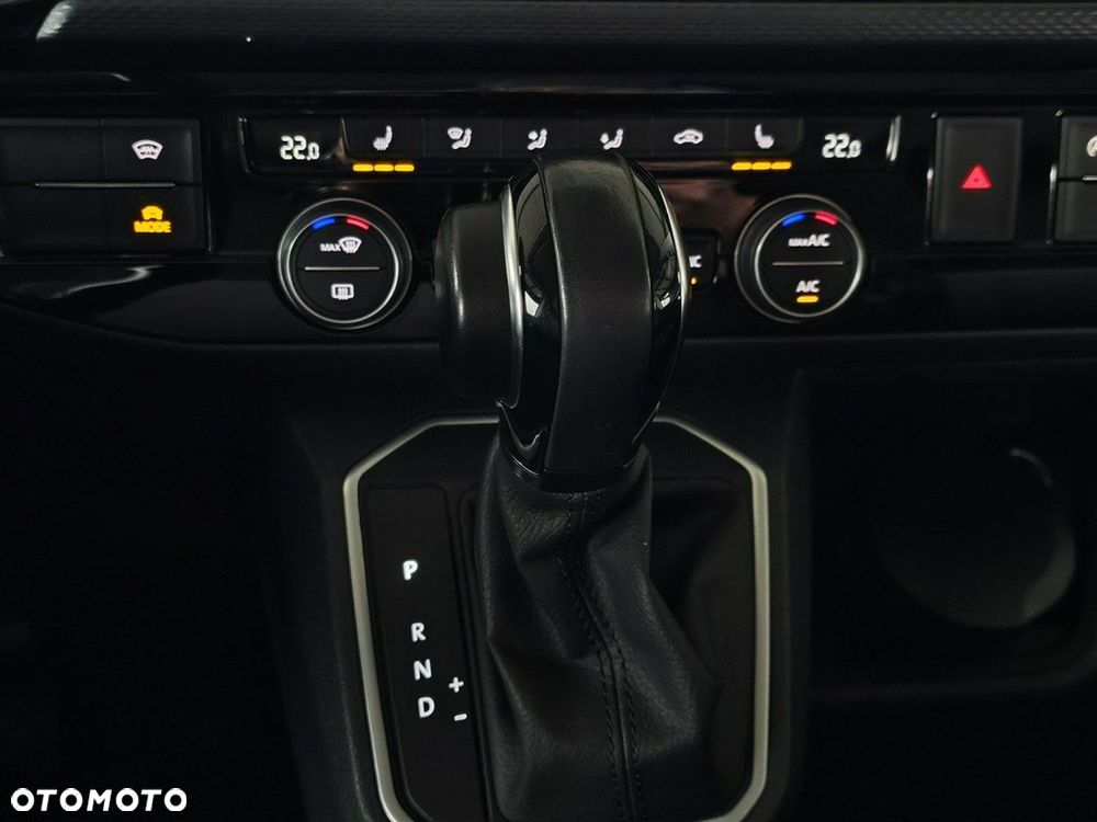 Volkswagen Multivan - 32