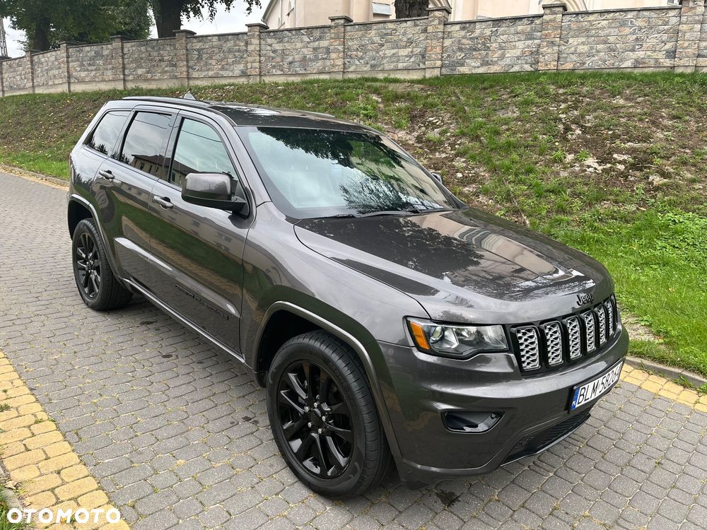 Jeep Grand Cherokee - 11