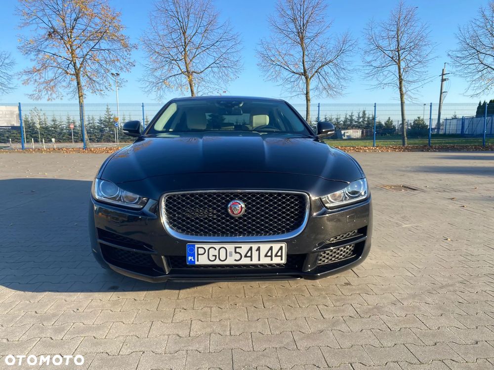 Jaguar XE 2.0 T Prestige - 14