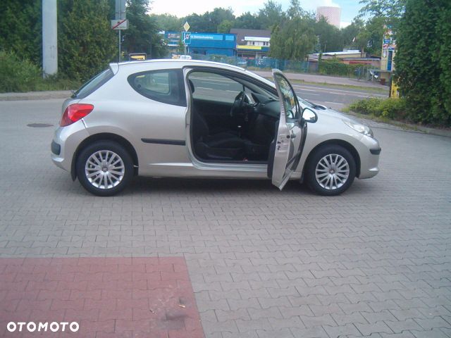 Peugeot 207 - 11