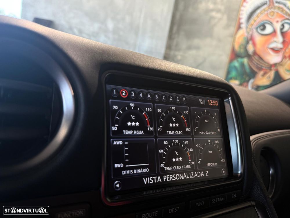 Nissan GT-R Premium Edition - 15