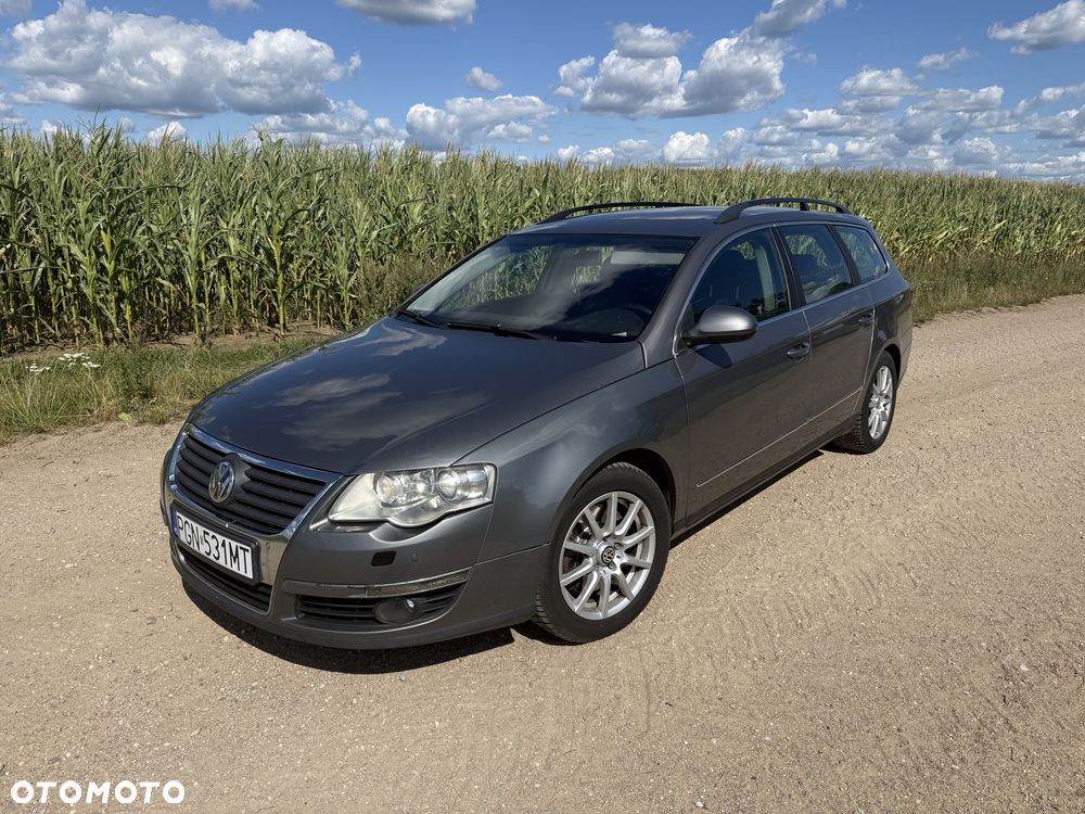 Volkswagen Passat - 1