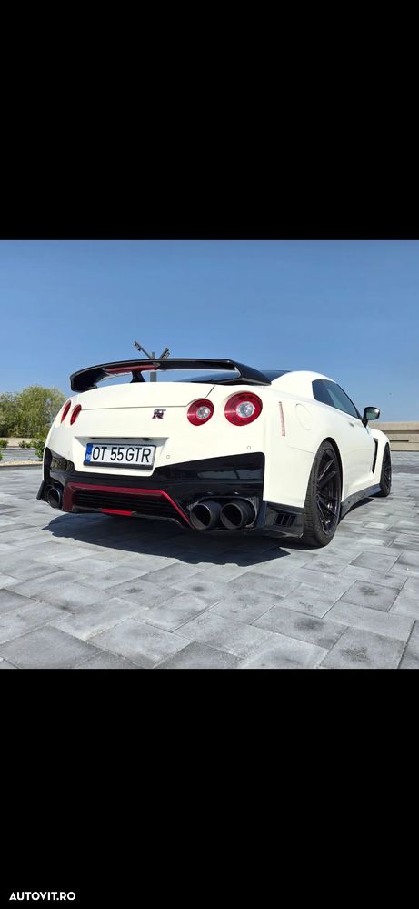Nissan GT-R - 11