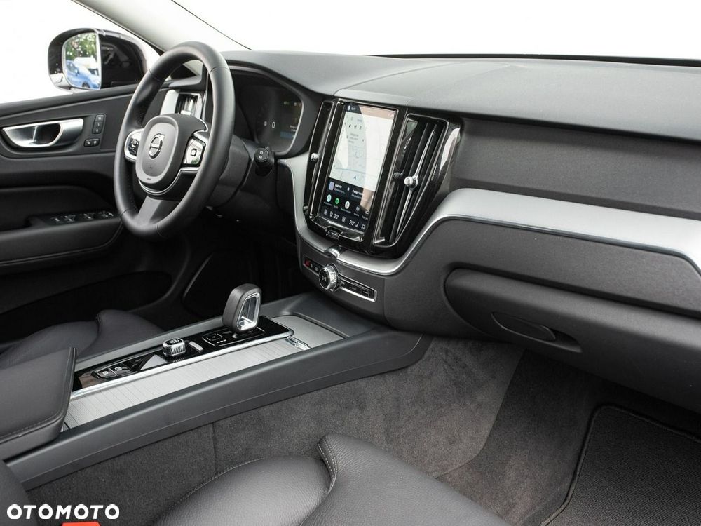 Volvo XC 60 B5 B AWD Plus Dark - 29