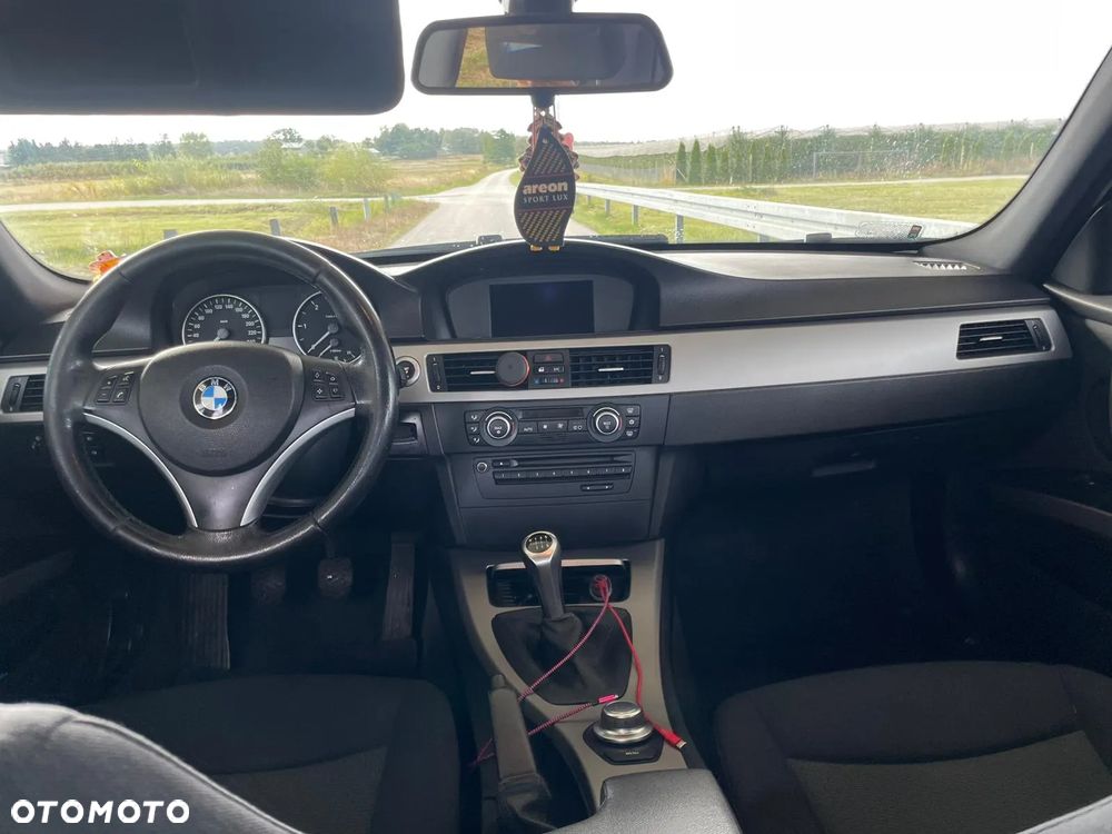 BMW Seria 3 318d - 10