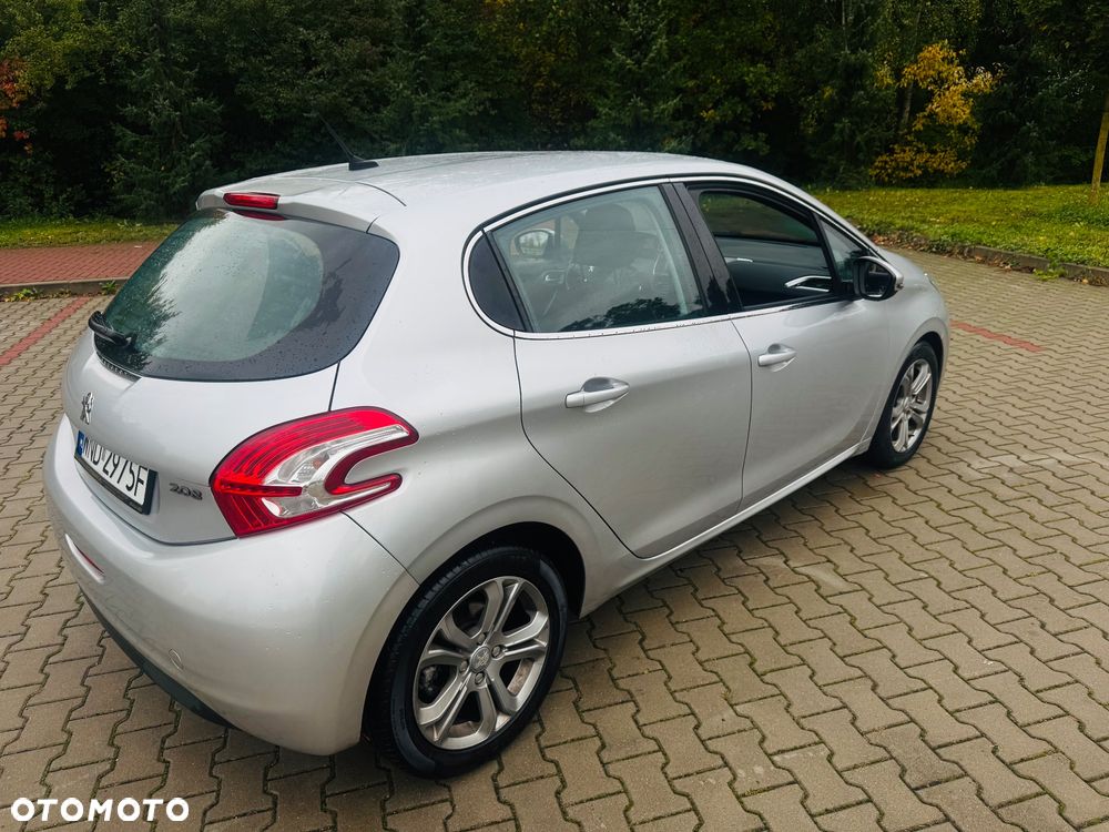 Peugeot 208 1.6 VTi Allure - 17