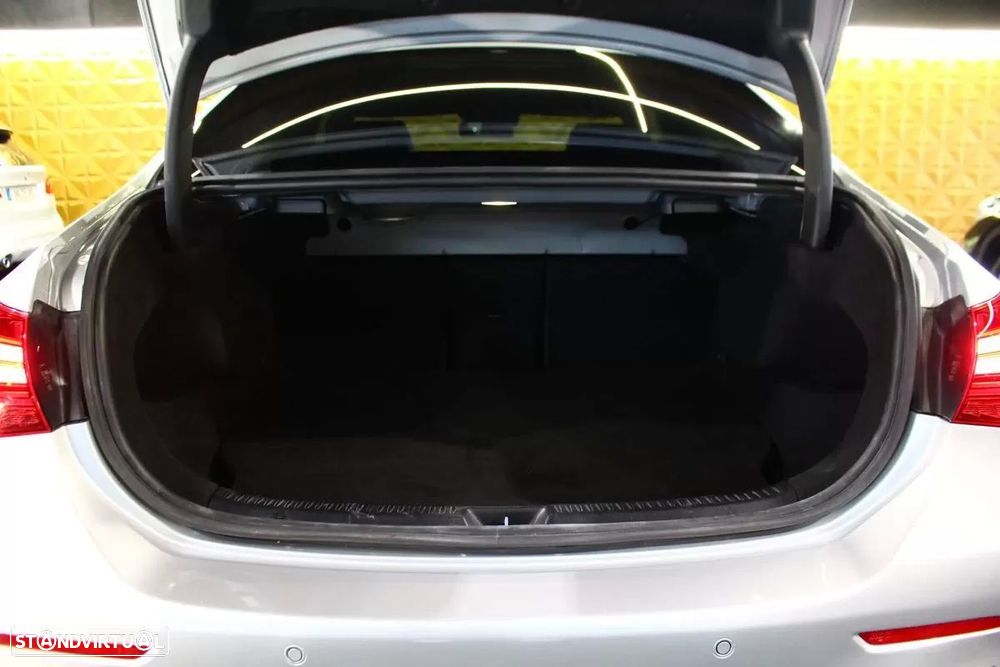 Mercedes-Benz A 250 e AMG Line - 25