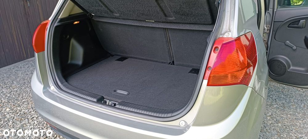 Kia Venga - 24