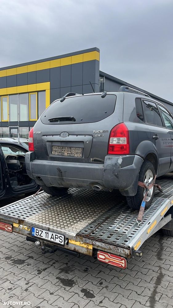 Dezmembram Hyundai Tucson 2.0 diesel din 2008 - 4