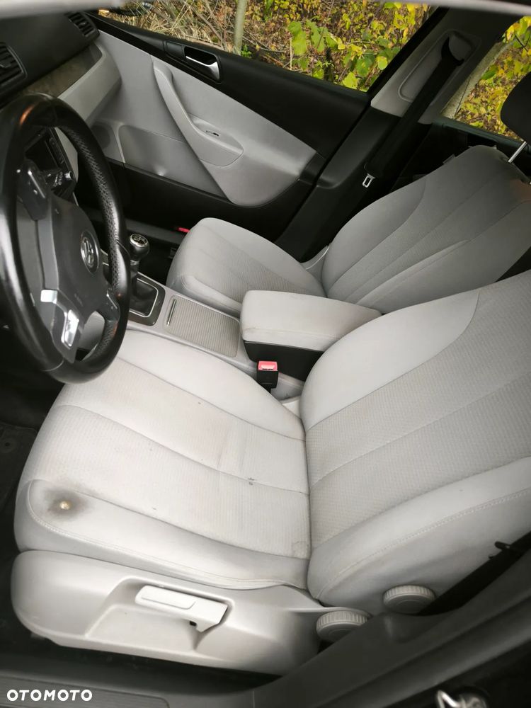 Volkswagen Passat 2.0 TDI Trendline - 6