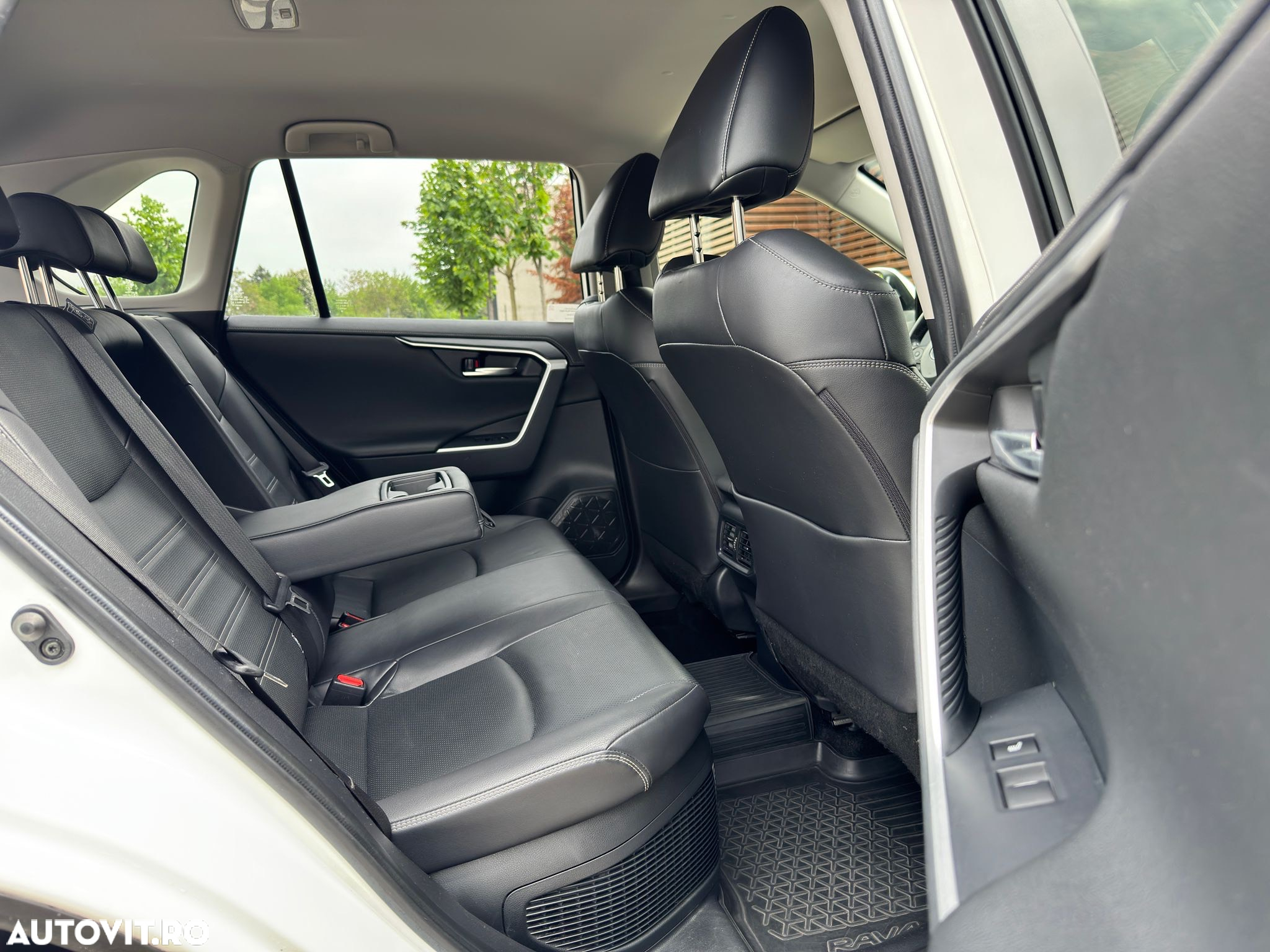 Toyota RAV4 2.5 Hybrid VVT-iE 4x4 Luxury Premium - 15
