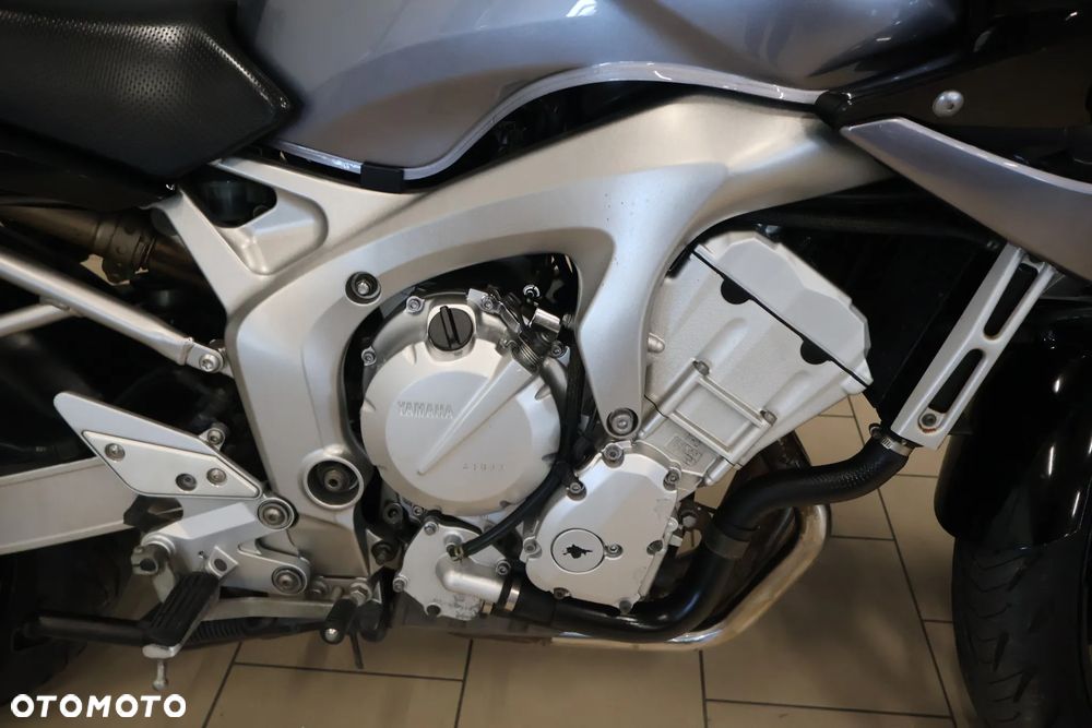 Yamaha FZ - 10